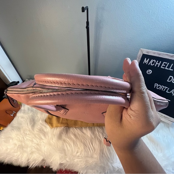 Louis vuitton soft lockit magnolia MM (well used) - Picture 8 of 15